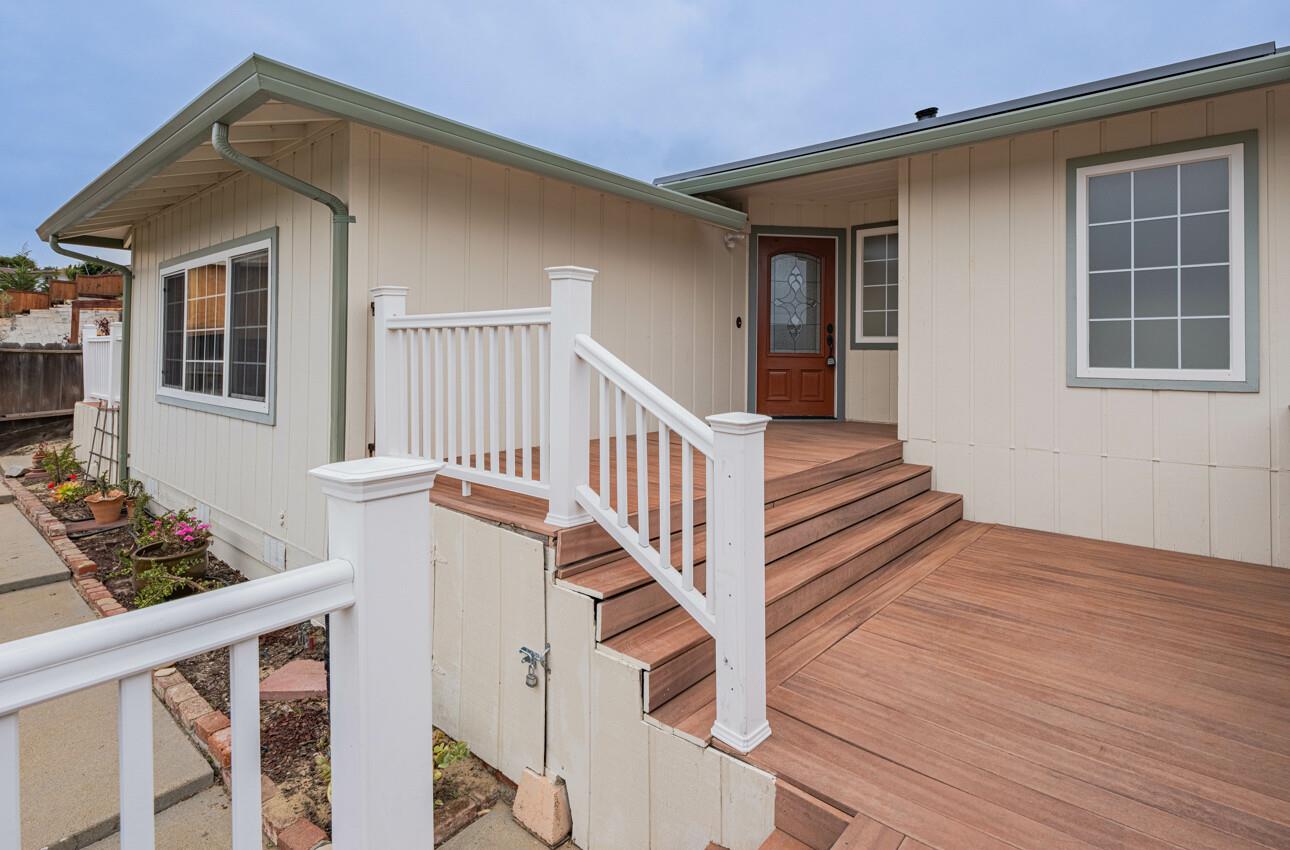 Detail Gallery Image 2 of 39 For 9 Harrow Court, Seaside,  CA 93955 - 3 Beds | 2 Baths