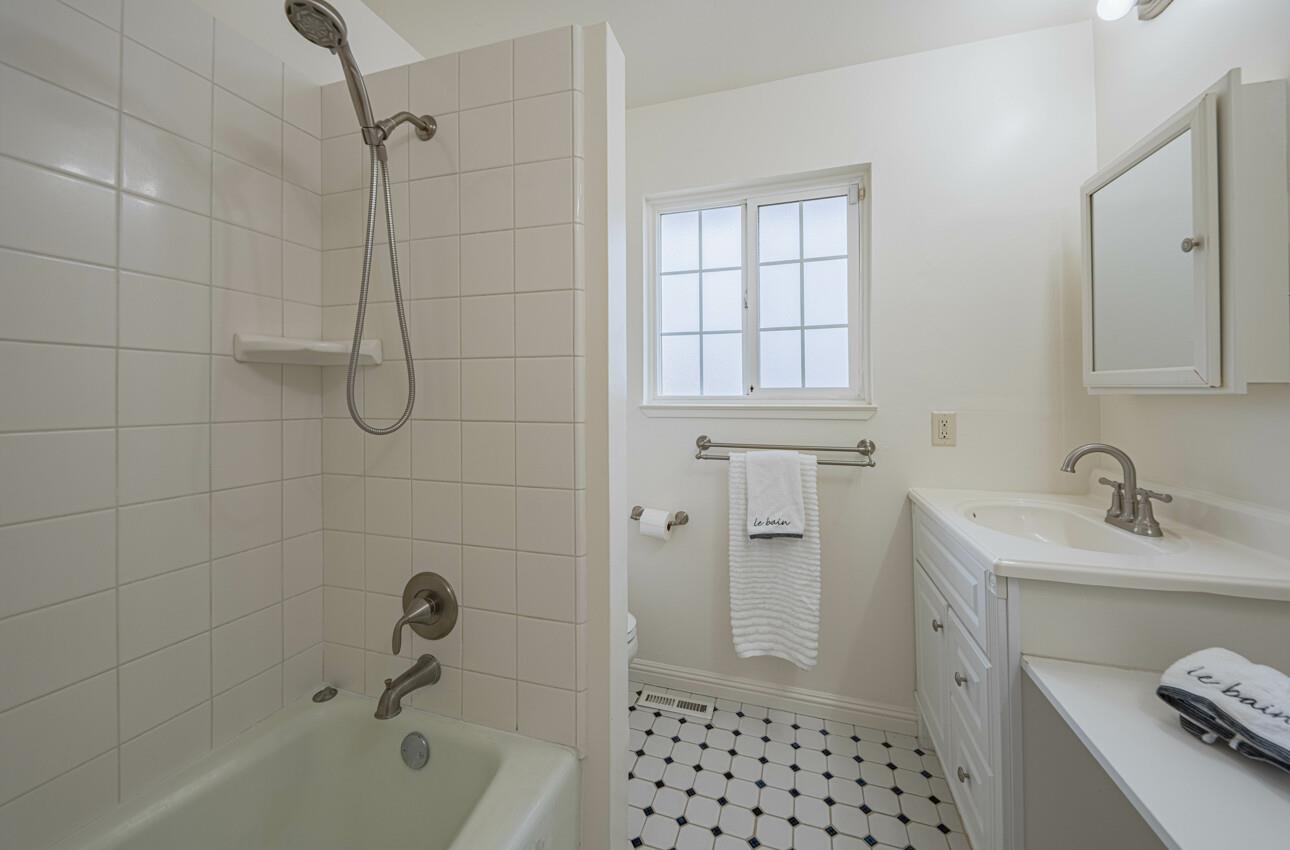 Detail Gallery Image 25 of 39 For 9 Harrow Court, Seaside,  CA 93955 - 3 Beds | 2 Baths