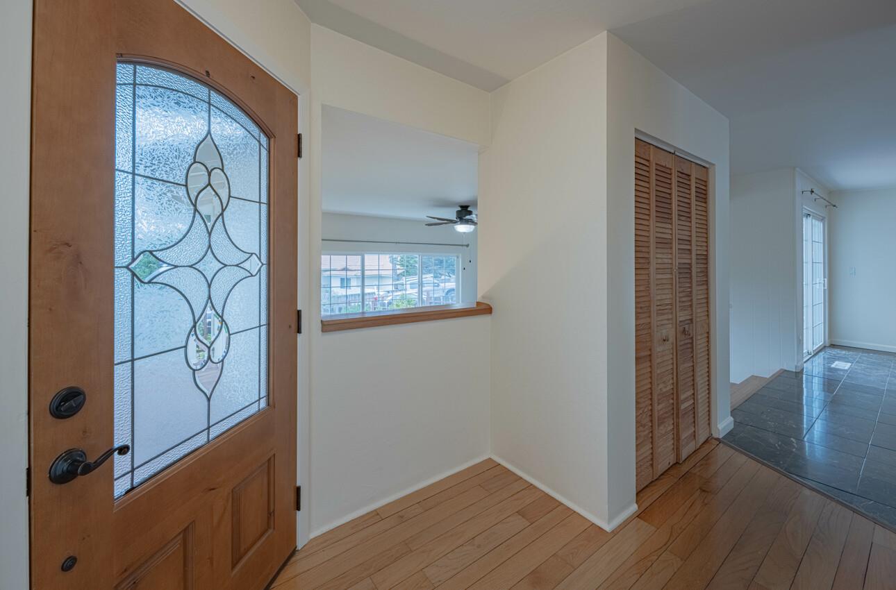 Detail Gallery Image 3 of 39 For 9 Harrow Court, Seaside,  CA 93955 - 3 Beds | 2 Baths