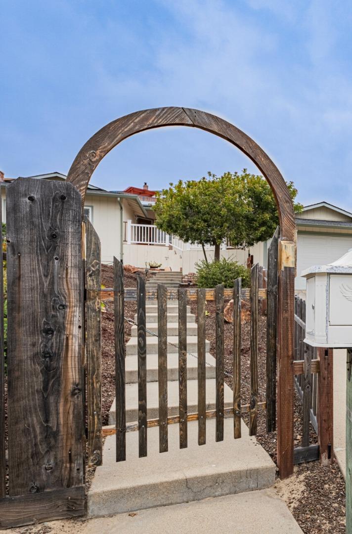 Detail Gallery Image 38 of 39 For 9 Harrow Court, Seaside,  CA 93955 - 3 Beds | 2 Baths