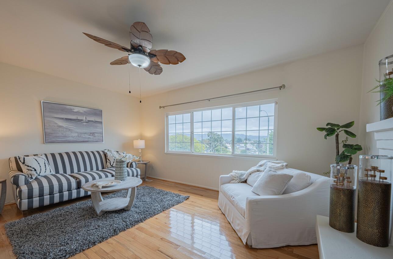 Detail Gallery Image 4 of 39 For 9 Harrow Court, Seaside,  CA 93955 - 3 Beds | 2 Baths