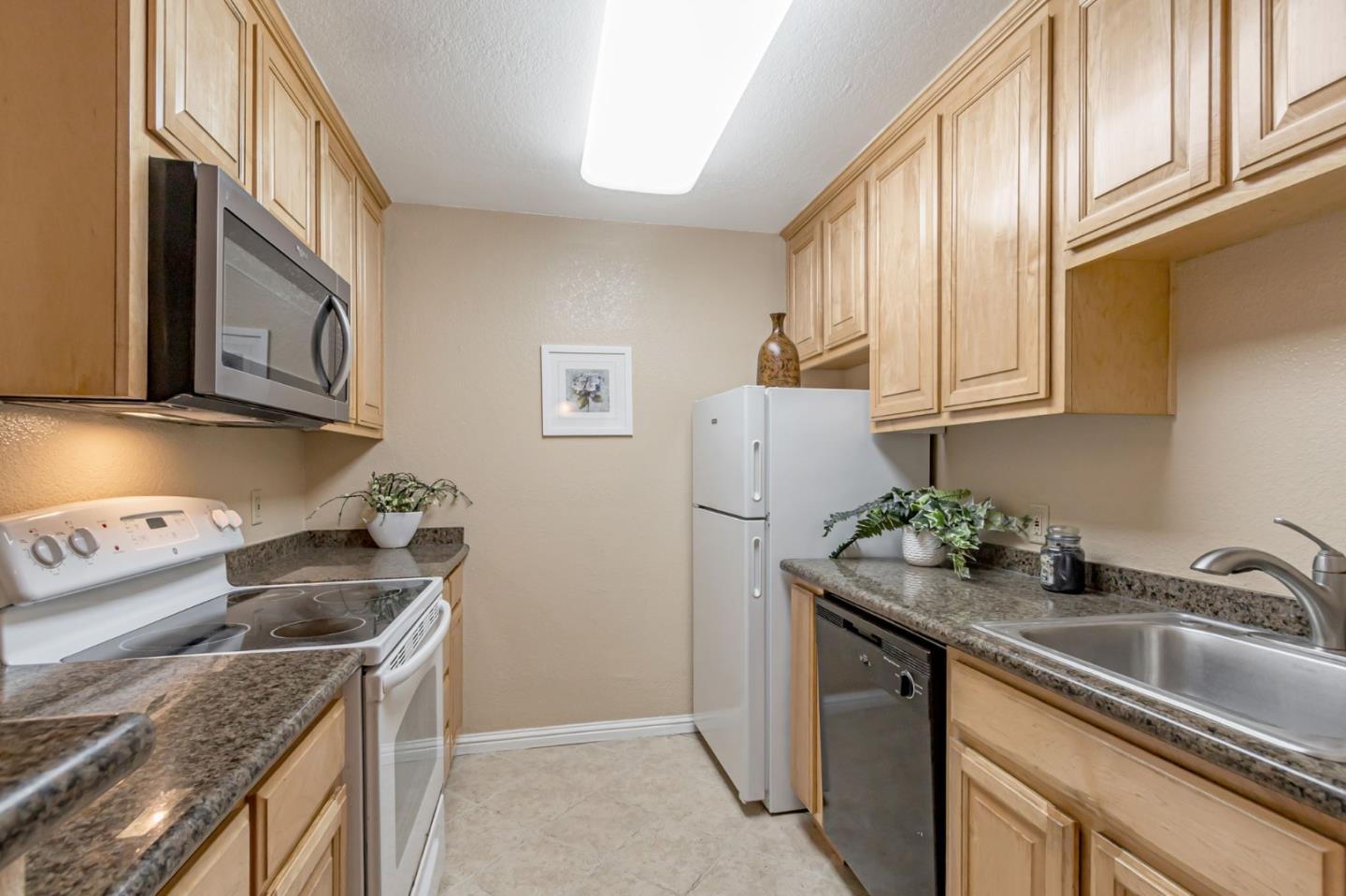 Detail Gallery Image 10 of 38 For 57 Monte Verano Ct, San Jose,  CA 95116 - 2 Beds | 1 Baths