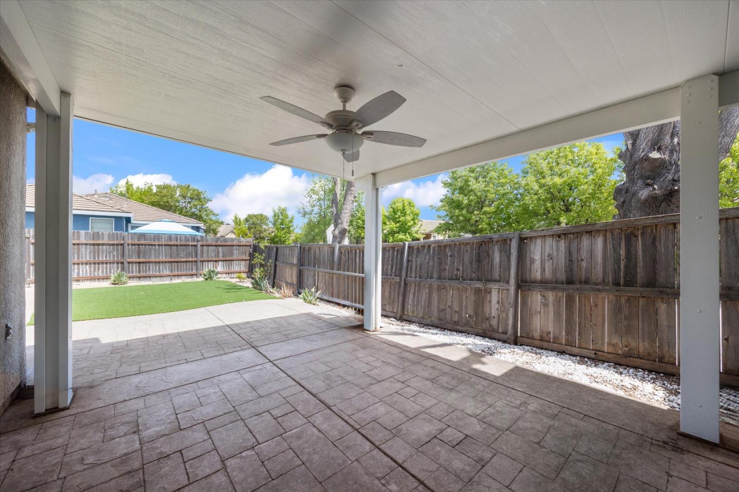 Detail Gallery Image 11 of 17 For 5850 Bridgecross Dr, Sacramento,  CA 95835 - 3 Beds | 2 Baths