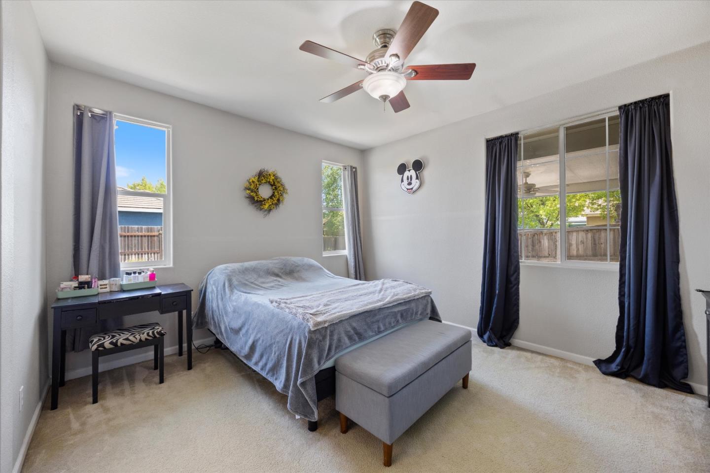 Detail Gallery Image 9 of 17 For 5850 Bridgecross Dr, Sacramento,  CA 95835 - 3 Beds | 2 Baths