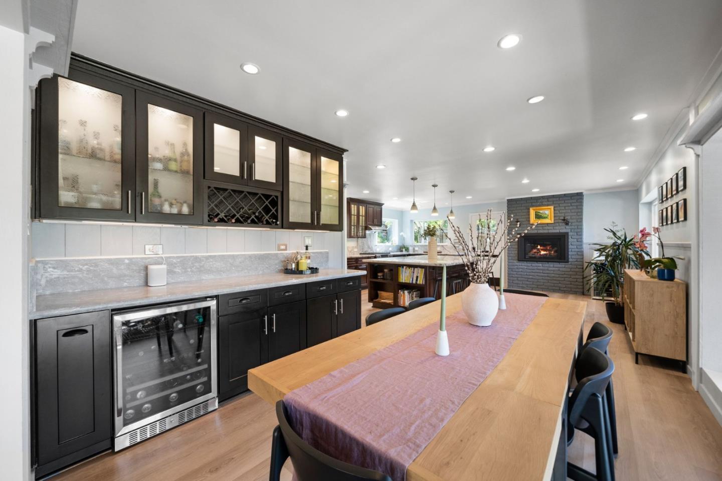 Detail Gallery Image 16 of 59 For 1670 Whitham Ave, Los Altos,  CA 94024 - 4 Beds | 3 Baths