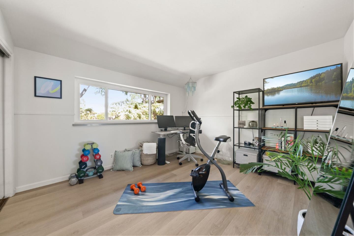 Detail Gallery Image 21 of 59 For 1670 Whitham Ave, Los Altos,  CA 94024 - 4 Beds | 3 Baths
