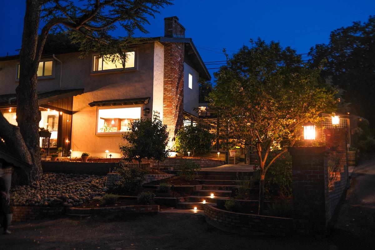Detail Gallery Image 56 of 59 For 1670 Whitham Ave, Los Altos,  CA 94024 - 4 Beds | 3 Baths