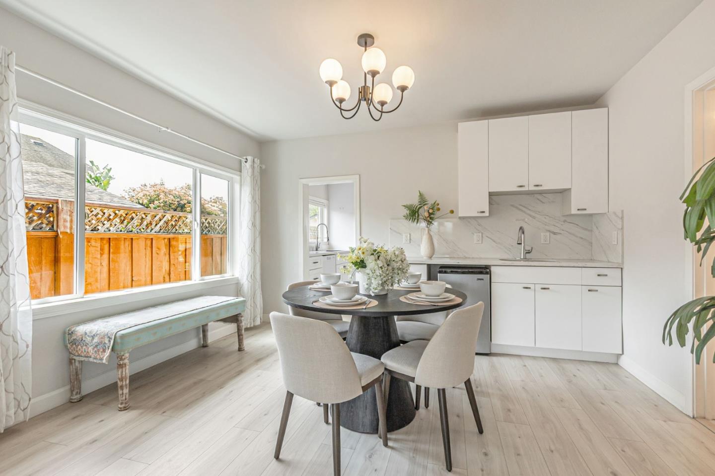 Detail Gallery Image 11 of 60 For 371 Menker Ave, San Jose,  CA 95128 - 5 Beds | 4 Baths