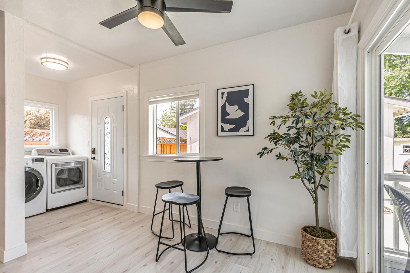 Detail Gallery Image 17 of 60 For 371 Menker Ave, San Jose,  CA 95128 - 5 Beds | 4 Baths