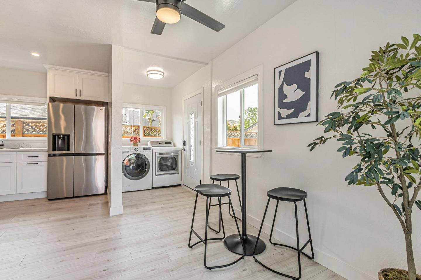 Detail Gallery Image 19 of 60 For 371 Menker Ave, San Jose,  CA 95128 - 5 Beds | 4 Baths
