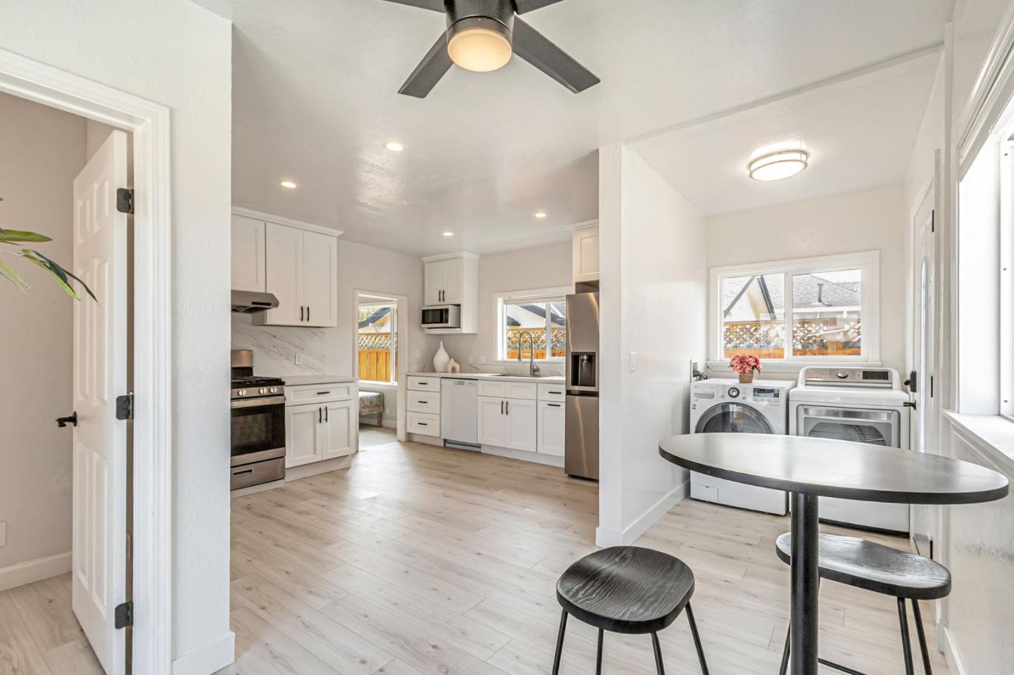 Detail Gallery Image 20 of 60 For 371 Menker Ave, San Jose,  CA 95128 - 5 Beds | 4 Baths