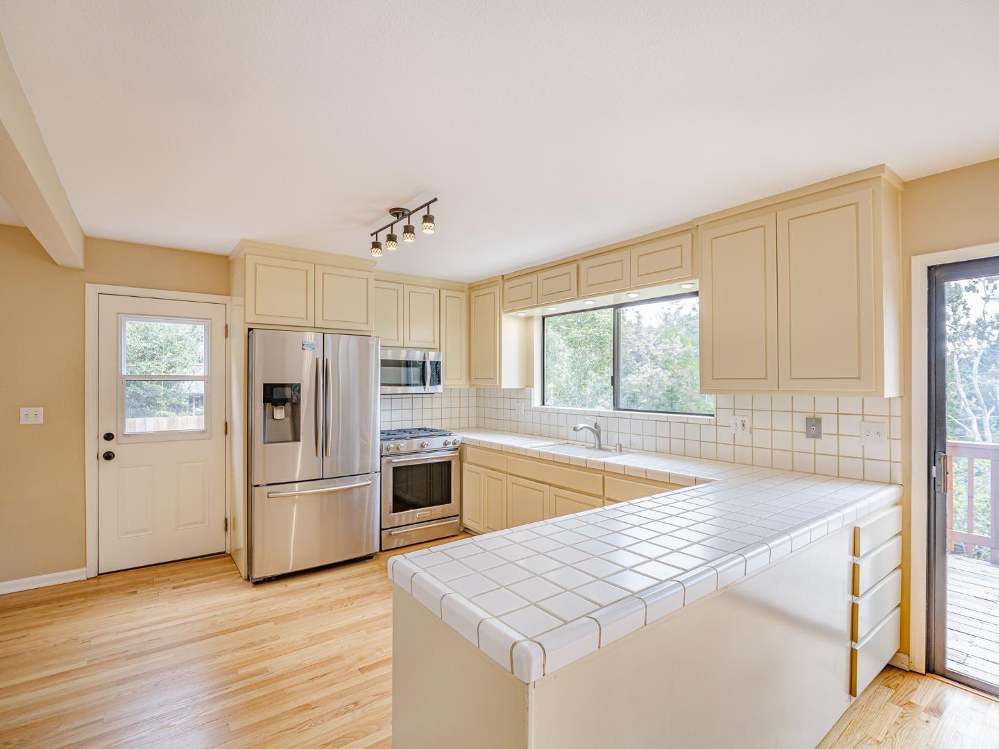 Detail Gallery Image 12 of 55 For 3040 Pacific Heights Dr, Aptos,  CA 95003 - 3 Beds | 2 Baths
