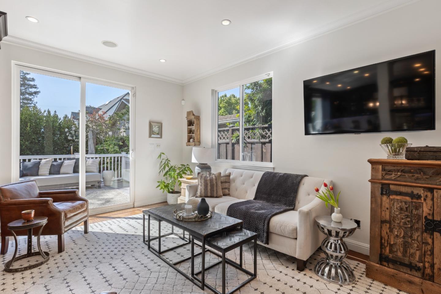 Detail Gallery Image 18 of 54 For 1513 Sanchez Ave, Burlingame,  CA 94010 - 4 Beds | 4/1 Baths