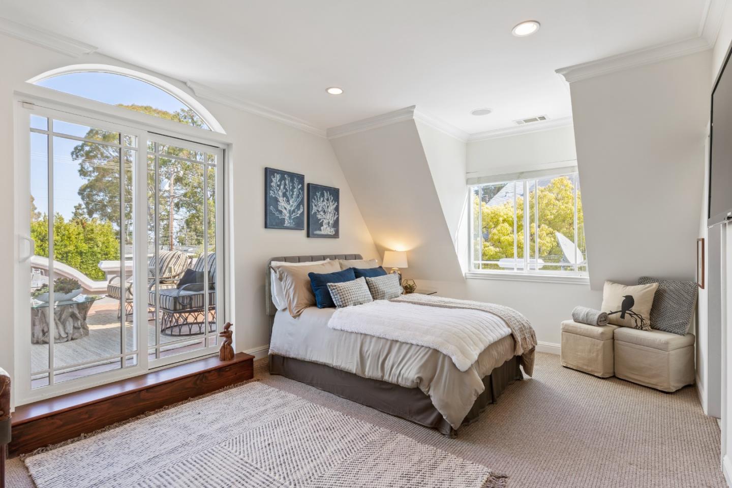 Detail Gallery Image 24 of 54 For 1513 Sanchez Ave, Burlingame,  CA 94010 - 4 Beds | 4/1 Baths