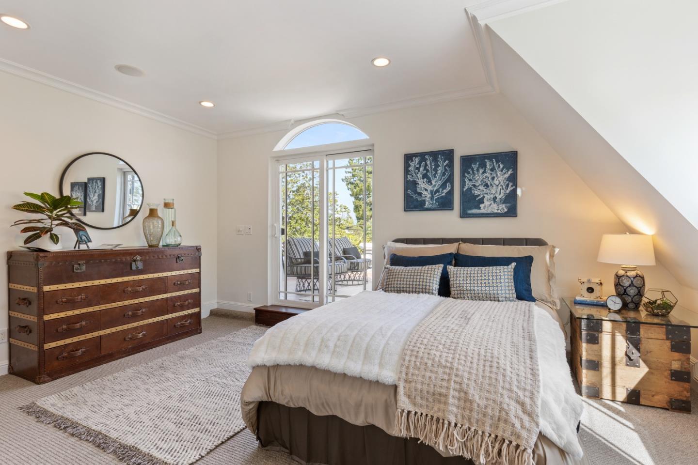 Detail Gallery Image 25 of 54 For 1513 Sanchez Ave, Burlingame,  CA 94010 - 4 Beds | 4/1 Baths