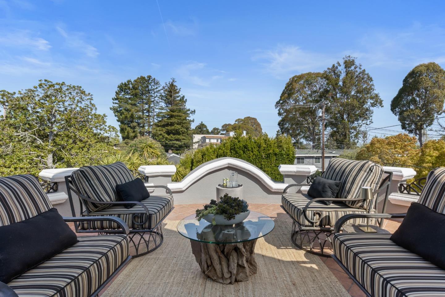 Detail Gallery Image 29 of 54 For 1513 Sanchez Ave, Burlingame,  CA 94010 - 4 Beds | 4/1 Baths