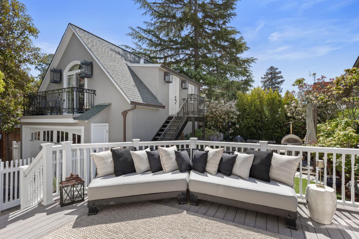 Detail Gallery Image 41 of 54 For 1513 Sanchez Ave, Burlingame,  CA 94010 - 4 Beds | 4/1 Baths