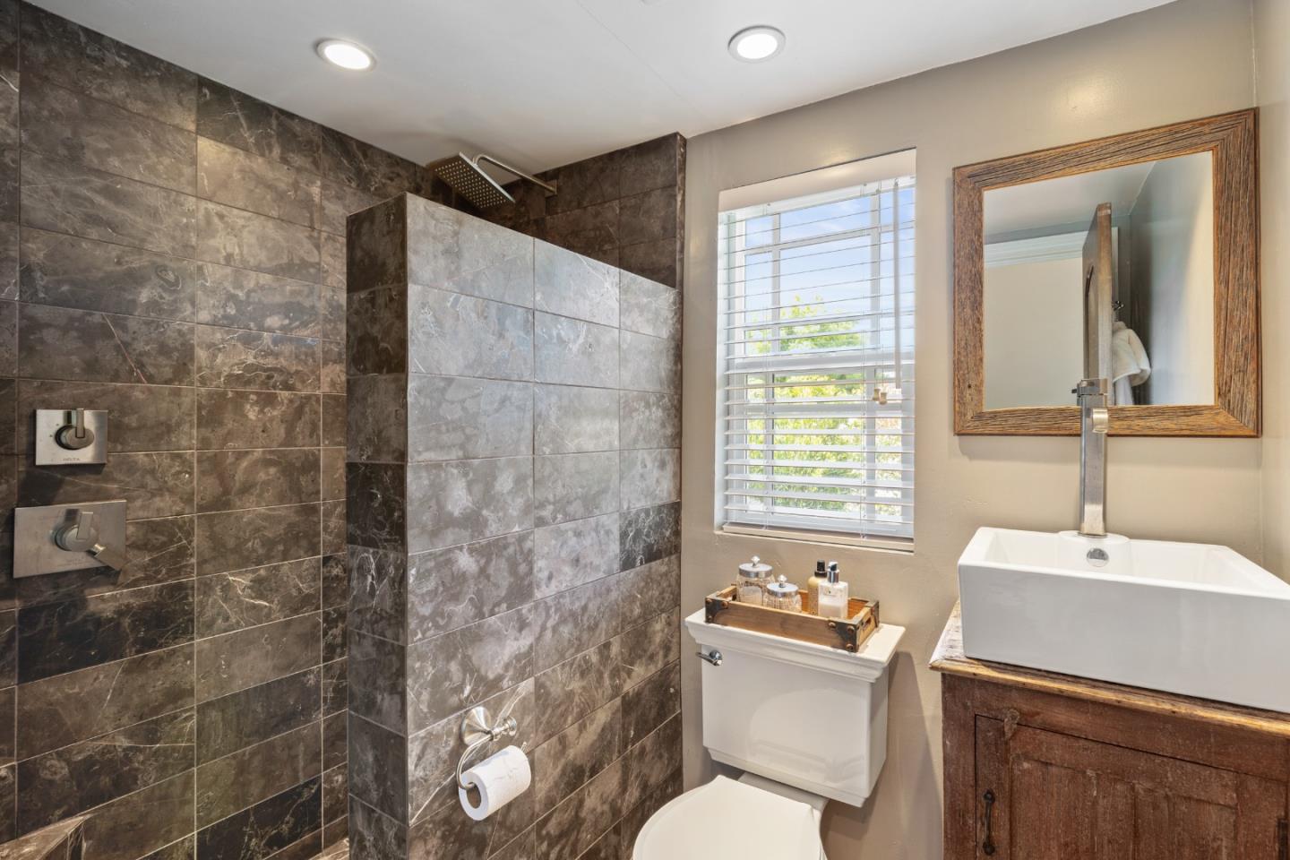 Detail Gallery Image 44 of 54 For 1513 Sanchez Ave, Burlingame,  CA 94010 - 4 Beds | 4/1 Baths