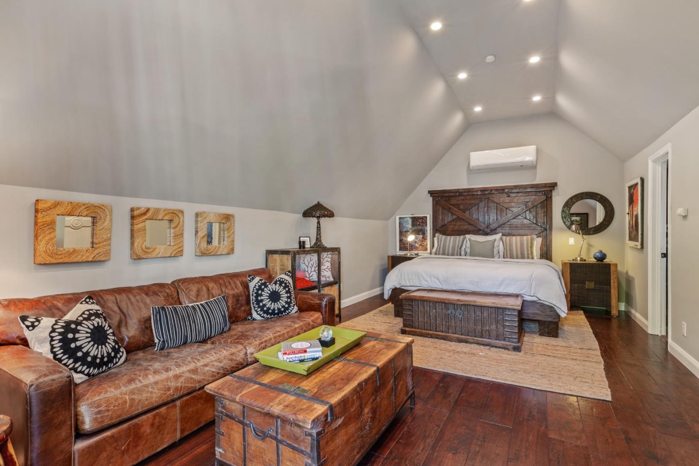 Detail Gallery Image 46 of 54 For 1513 Sanchez Ave, Burlingame,  CA 94010 - 4 Beds | 4/1 Baths
