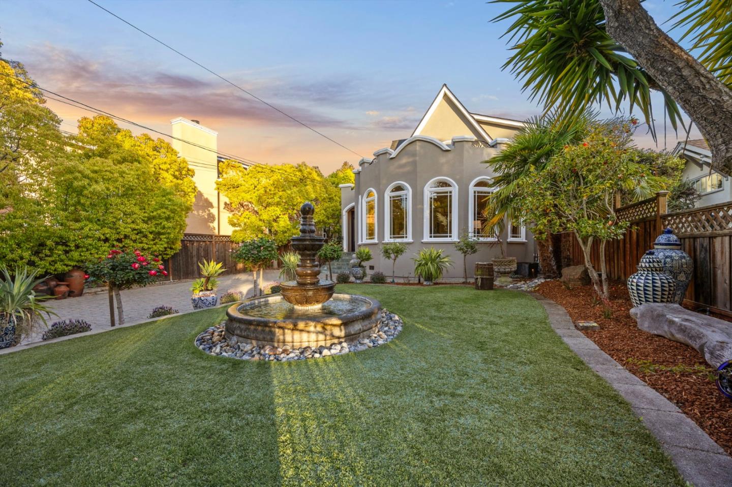 Detail Gallery Image 5 of 54 For 1513 Sanchez Ave, Burlingame,  CA 94010 - 4 Beds | 4/1 Baths