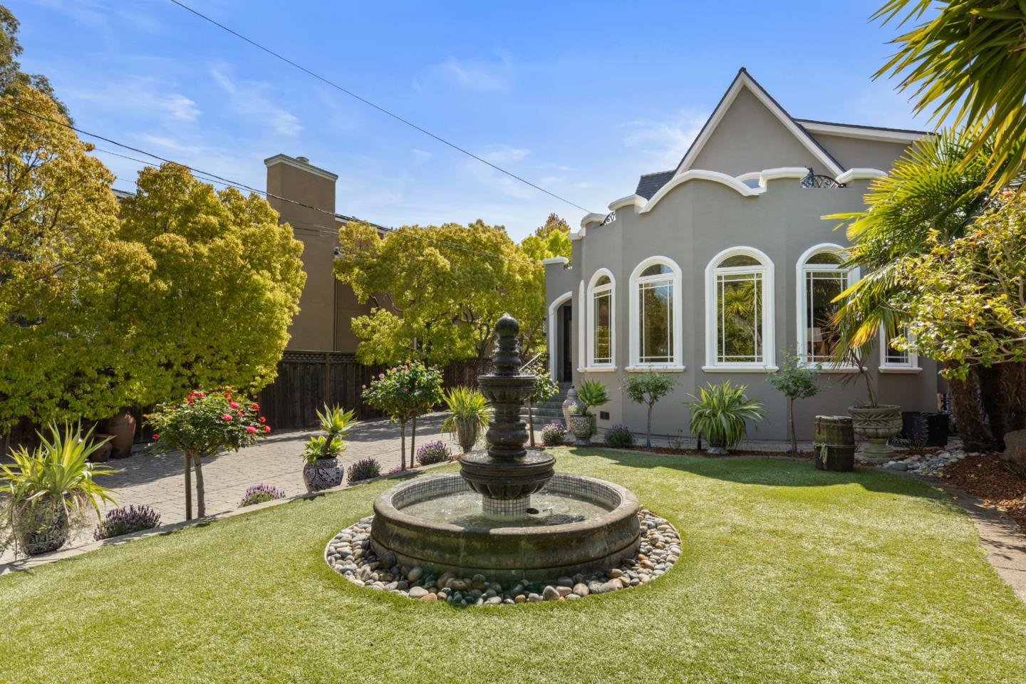 Detail Gallery Image 7 of 54 For 1513 Sanchez Ave, Burlingame,  CA 94010 - 4 Beds | 4/1 Baths