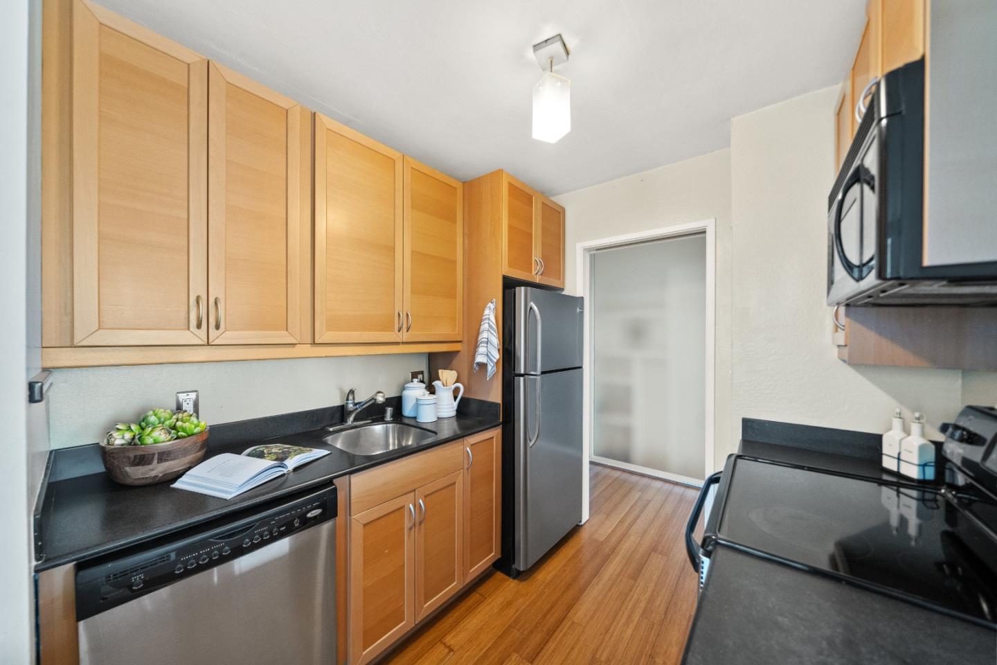 Detail Gallery Image 16 of 60 For 300 Davey Glen Rd #3728,  Belmont,  CA 94002 - 1 Beds | 1 Baths