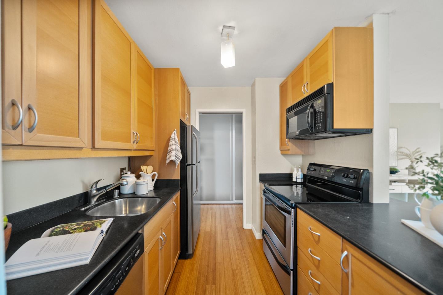 Detail Gallery Image 17 of 60 For 300 Davey Glen Rd #3728,  Belmont,  CA 94002 - 1 Beds | 1 Baths