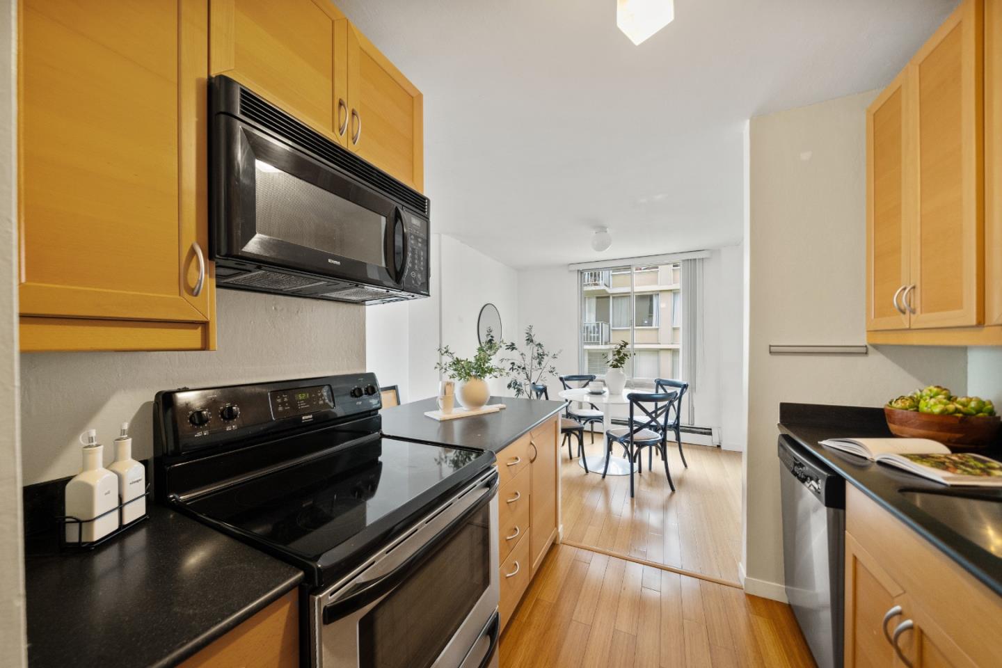 Detail Gallery Image 18 of 60 For 300 Davey Glen Rd #3728,  Belmont,  CA 94002 - 1 Beds | 1 Baths