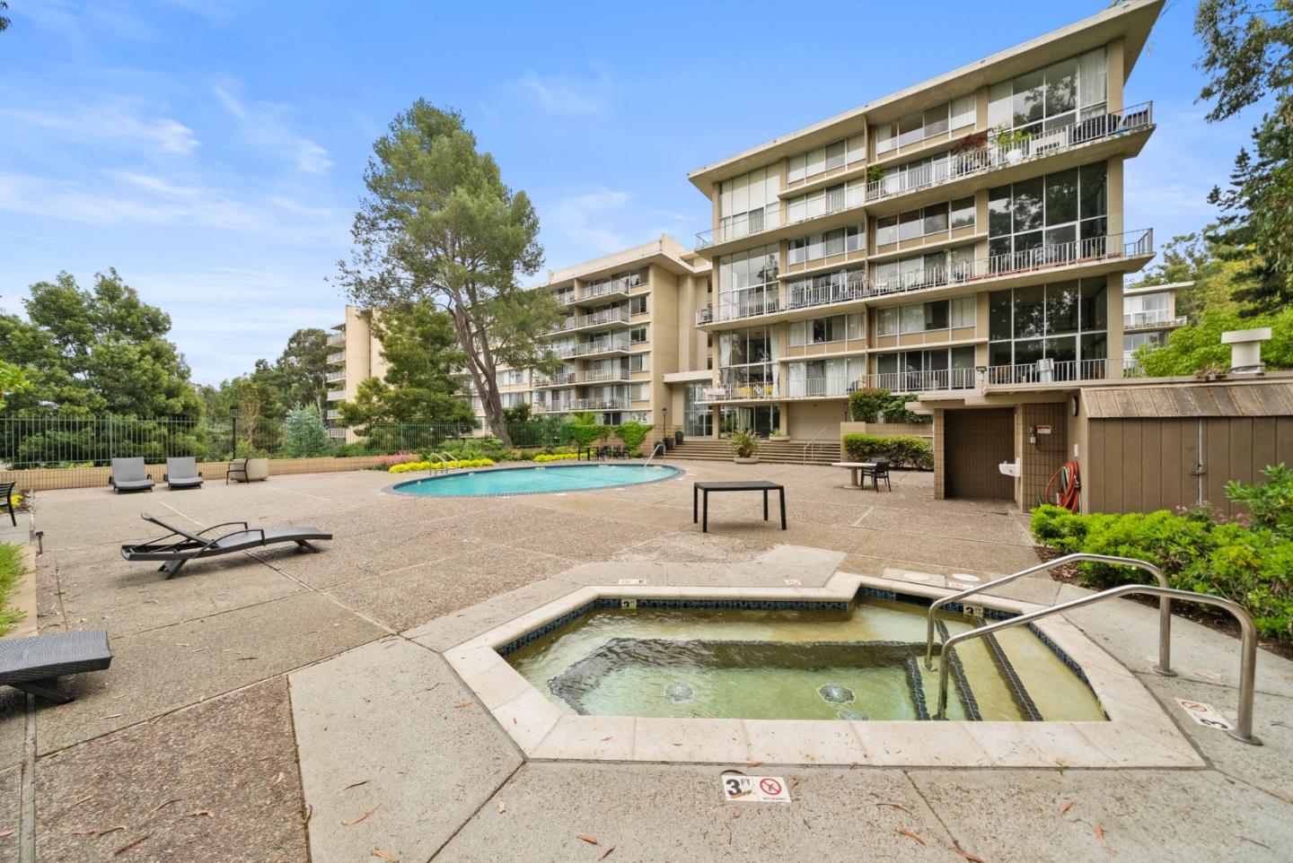 Detail Gallery Image 35 of 60 For 300 Davey Glen Rd #3728,  Belmont,  CA 94002 - 1 Beds | 1 Baths