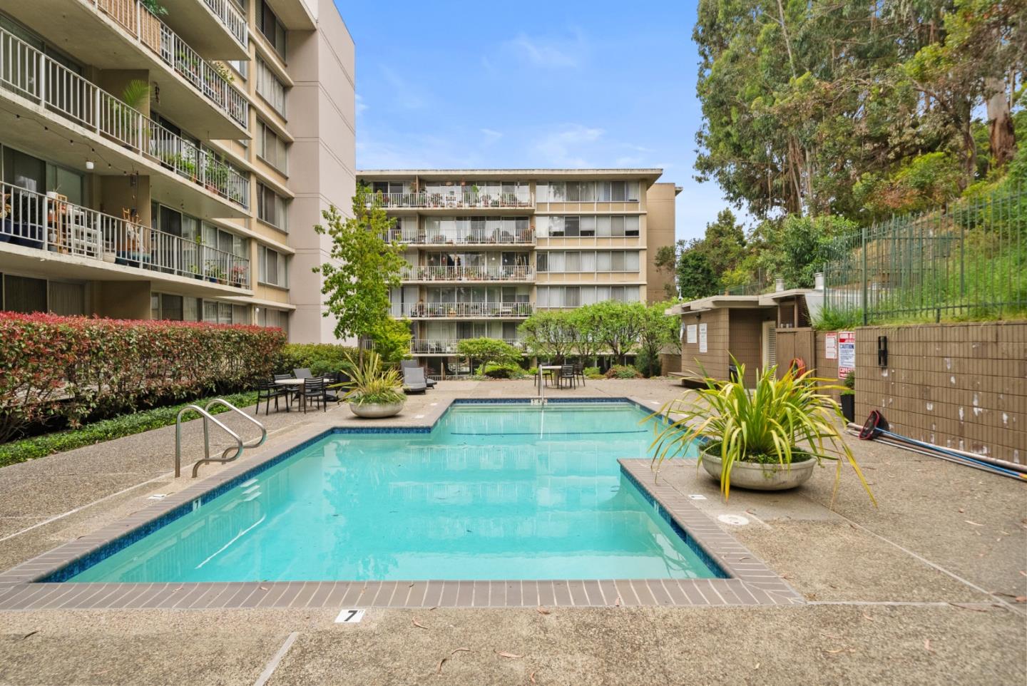 Detail Gallery Image 38 of 60 For 300 Davey Glen Rd #3728,  Belmont,  CA 94002 - 1 Beds | 1 Baths