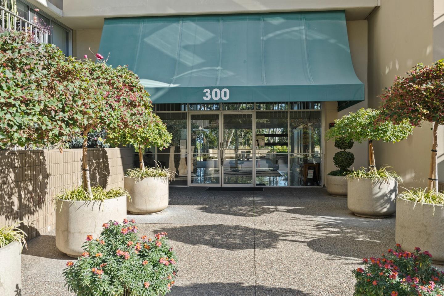 Detail Gallery Image 49 of 60 For 300 Davey Glen Rd #3728,  Belmont,  CA 94002 - 1 Beds | 1 Baths