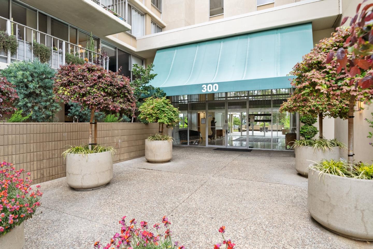 Detail Gallery Image 50 of 60 For 300 Davey Glen Rd #3728,  Belmont,  CA 94002 - 1 Beds | 1 Baths