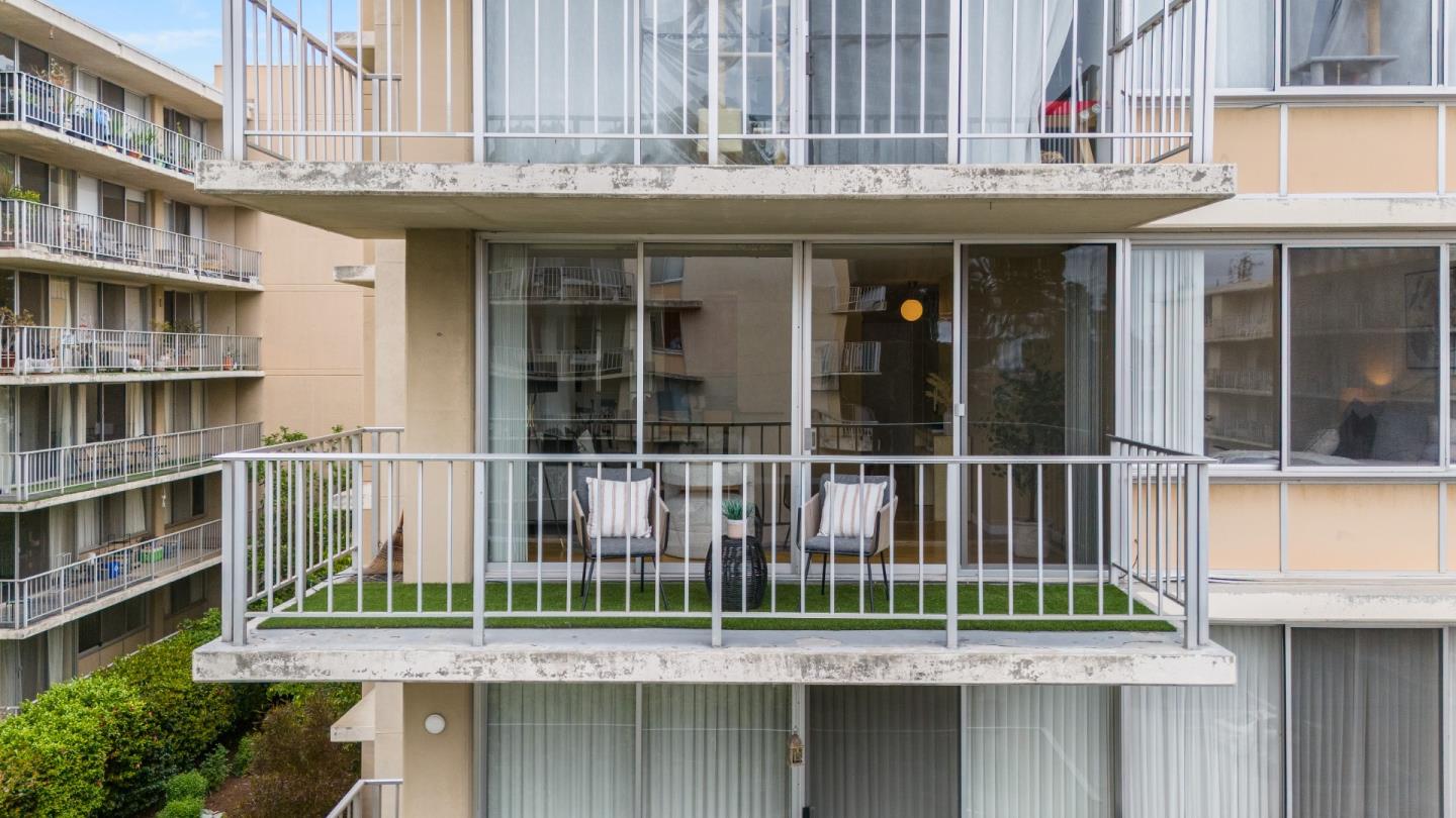 Detail Gallery Image 7 of 60 For 300 Davey Glen Rd #3728,  Belmont,  CA 94002 - 1 Beds | 1 Baths
