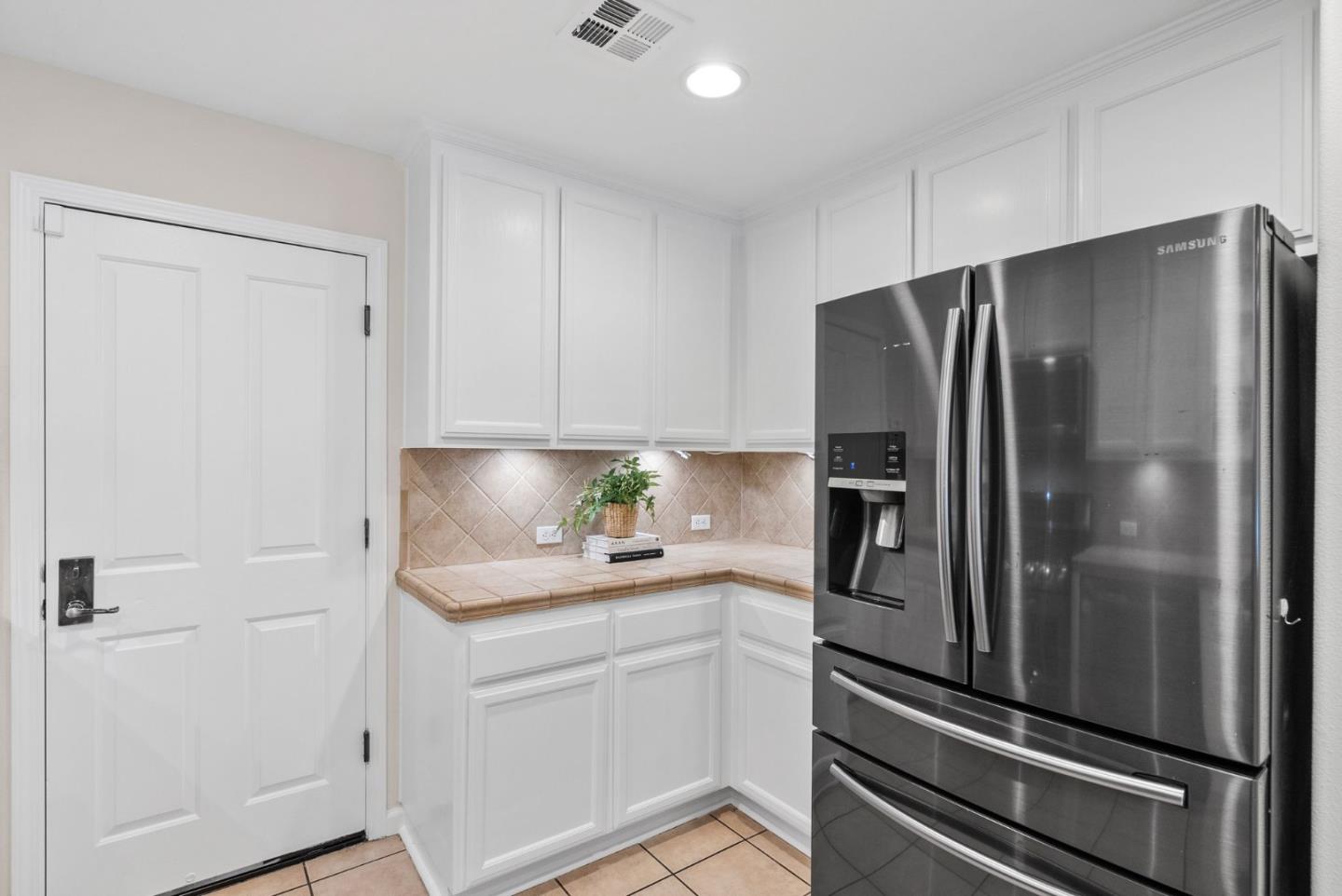 Detail Gallery Image 12 of 35 For 4291 Delacroix Ct, San Jose,  CA 95135 - 2 Beds | 2/1 Baths
