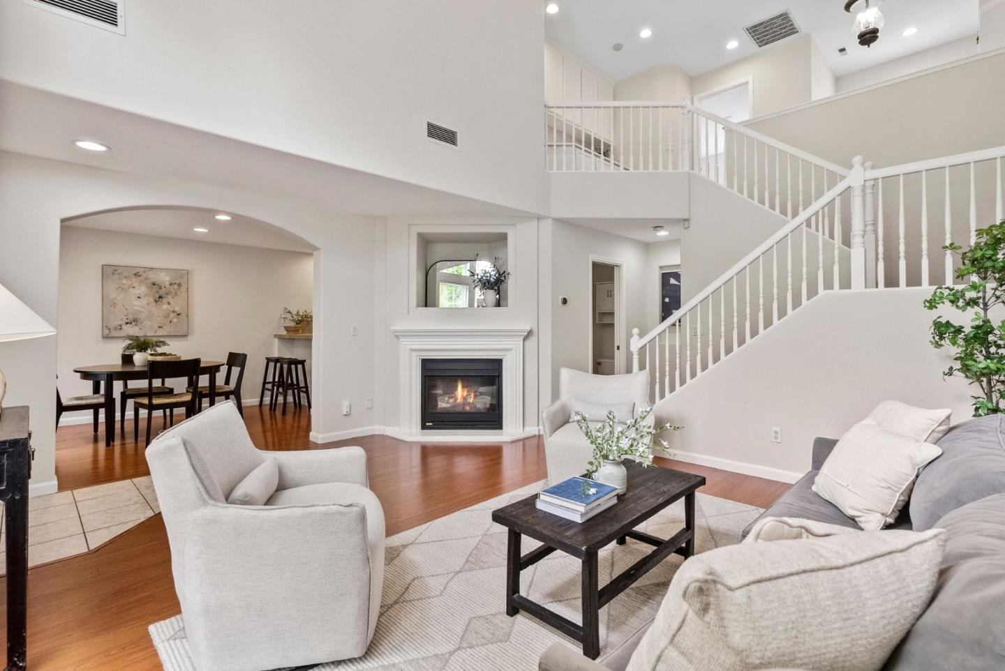 Detail Gallery Image 5 of 35 For 4291 Delacroix Ct, San Jose,  CA 95135 - 2 Beds | 2/1 Baths
