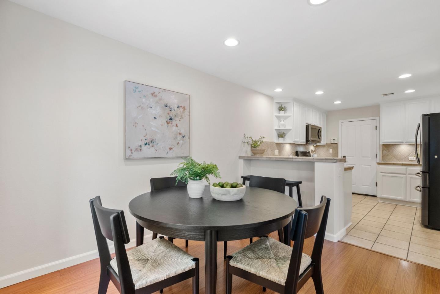 Detail Gallery Image 8 of 35 For 4291 Delacroix Ct, San Jose,  CA 95135 - 2 Beds | 2/1 Baths