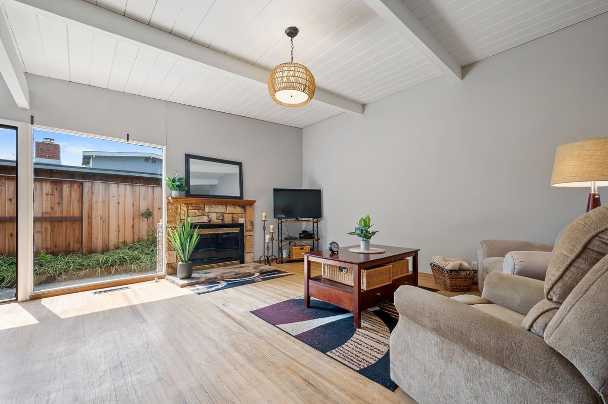 Detail Gallery Image 3 of 15 For 1611 Roberta Dr, San Mateo,  CA 94403 - 3 Beds | 2 Baths
