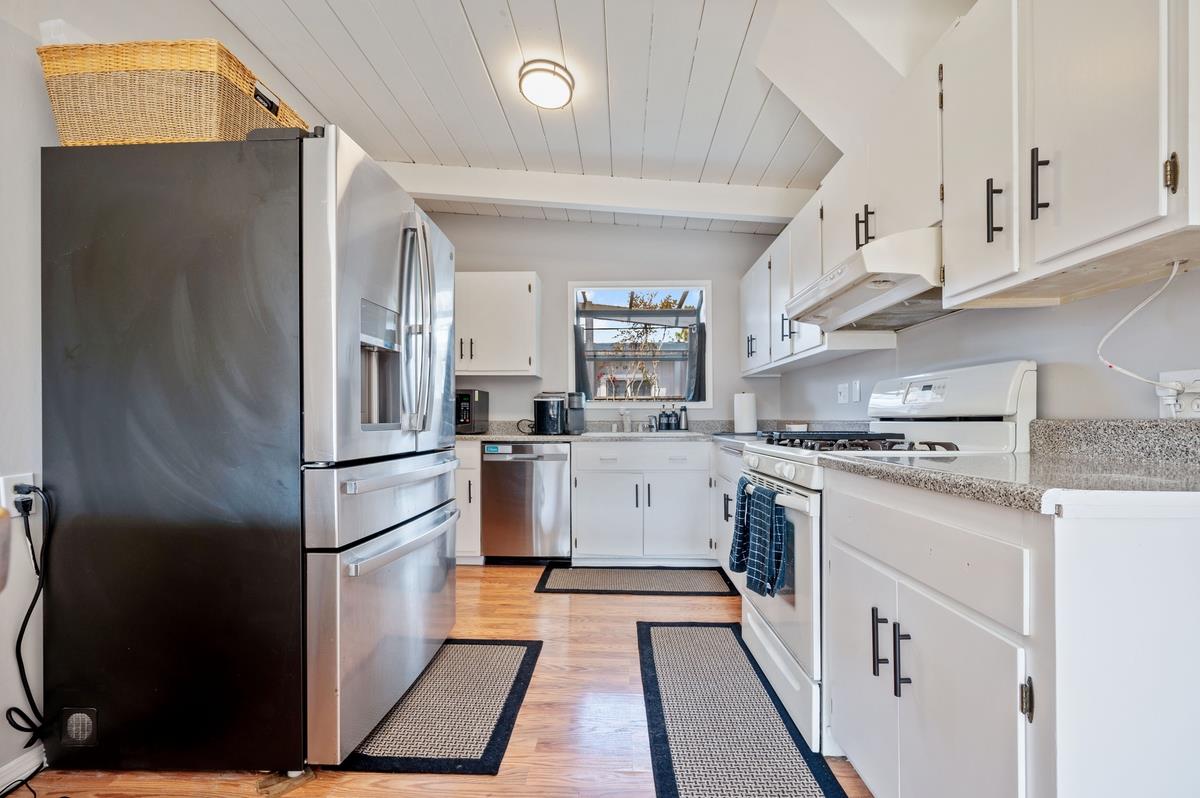 Detail Gallery Image 6 of 15 For 1611 Roberta Dr, San Mateo,  CA 94403 - 3 Beds | 2 Baths