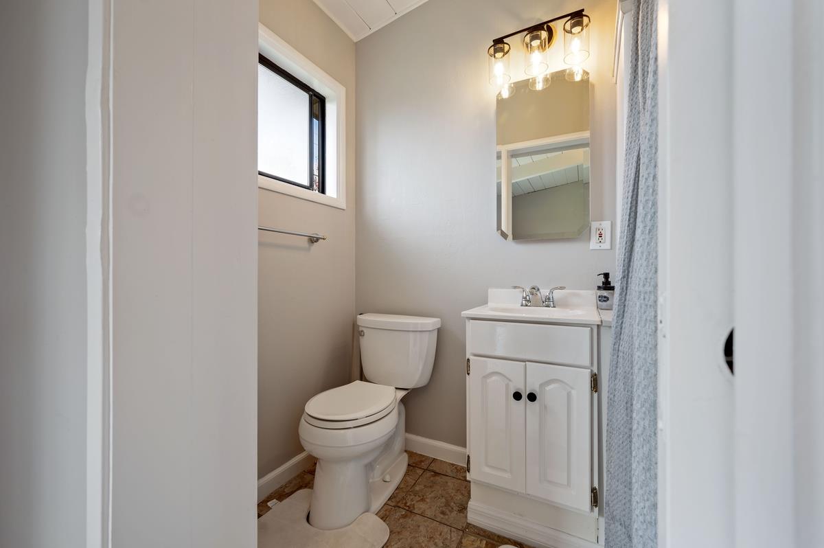 Detail Gallery Image 9 of 15 For 1611 Roberta Dr, San Mateo,  CA 94403 - 3 Beds | 2 Baths