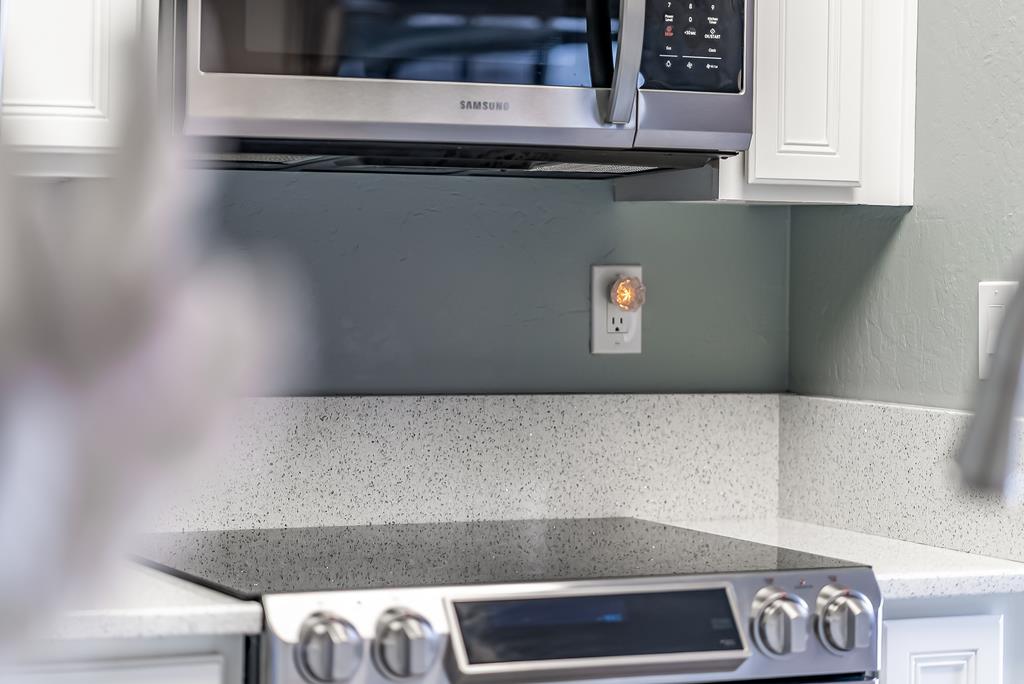 Detail Gallery Image 11 of 22 For 125 Surf Way #336,  Monterey,  CA 93940 - 1 Beds | 1 Baths