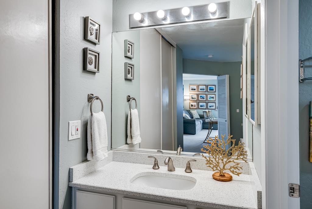 Detail Gallery Image 14 of 22 For 125 Surf Way #336,  Monterey,  CA 93940 - 1 Beds | 1 Baths
