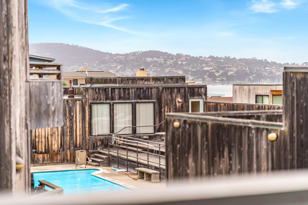 Detail Gallery Image 2 of 22 For 125 Surf Way #336,  Monterey,  CA 93940 - 1 Beds | 1 Baths