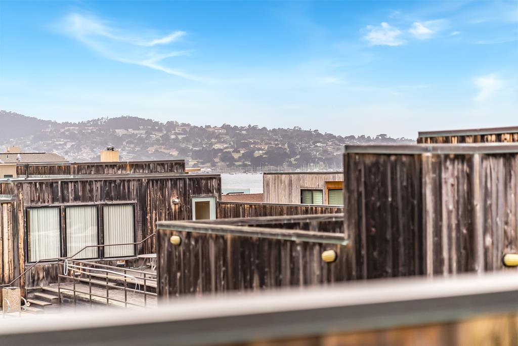 Detail Gallery Image 6 of 22 For 125 Surf Way #336,  Monterey,  CA 93940 - 1 Beds | 1 Baths