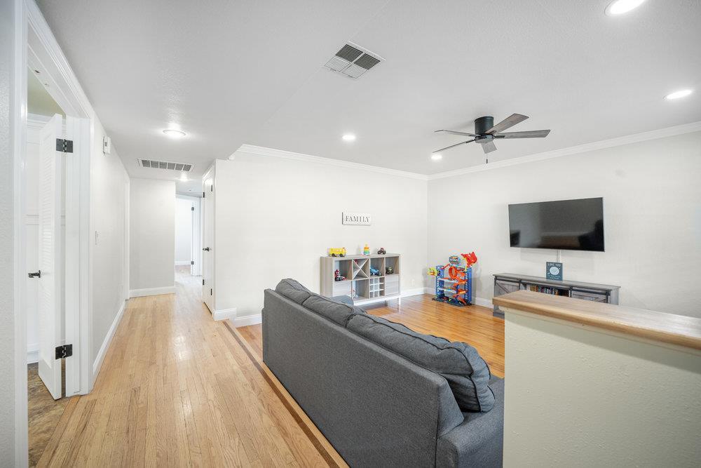 Detail Gallery Image 3 of 45 For 740 Roble Dr, Morgan Hill,  CA 95037 - 3 Beds | 2 Baths