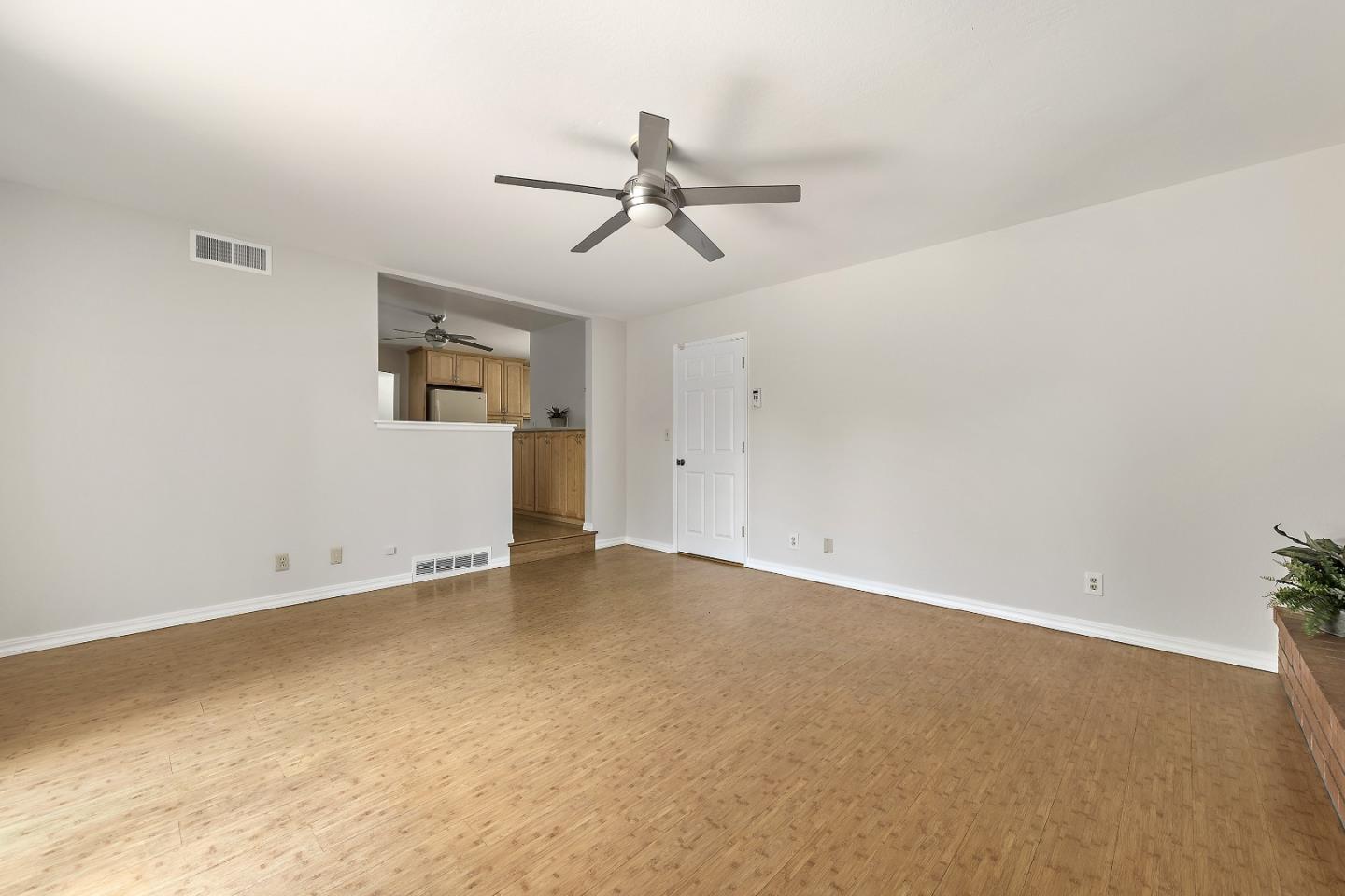 Detail Gallery Image 12 of 27 For 1323 Wylie Way, San Jose,  CA 95130 - 4 Beds | 2 Baths