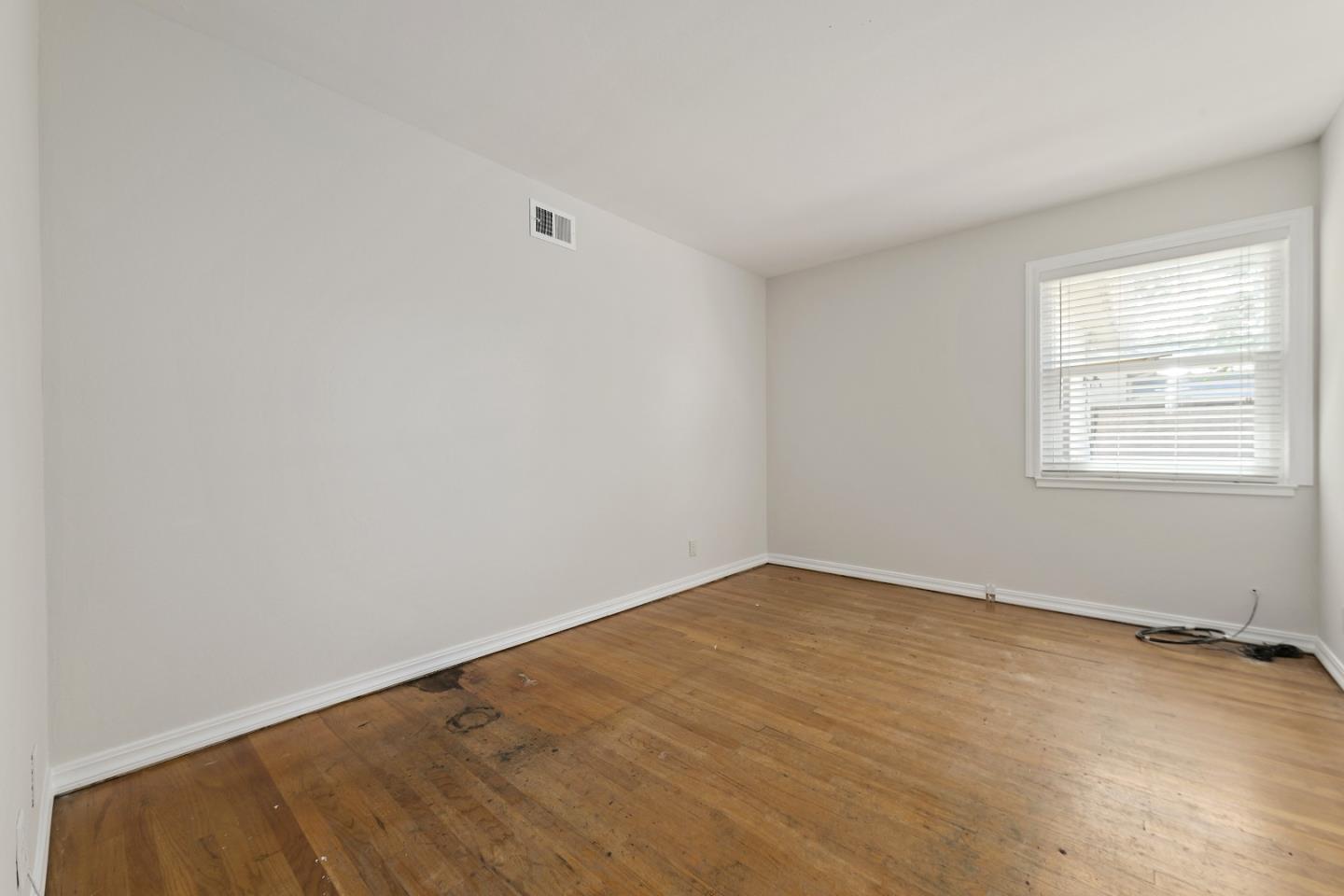 Detail Gallery Image 14 of 27 For 1323 Wylie Way, San Jose,  CA 95130 - 4 Beds | 2 Baths