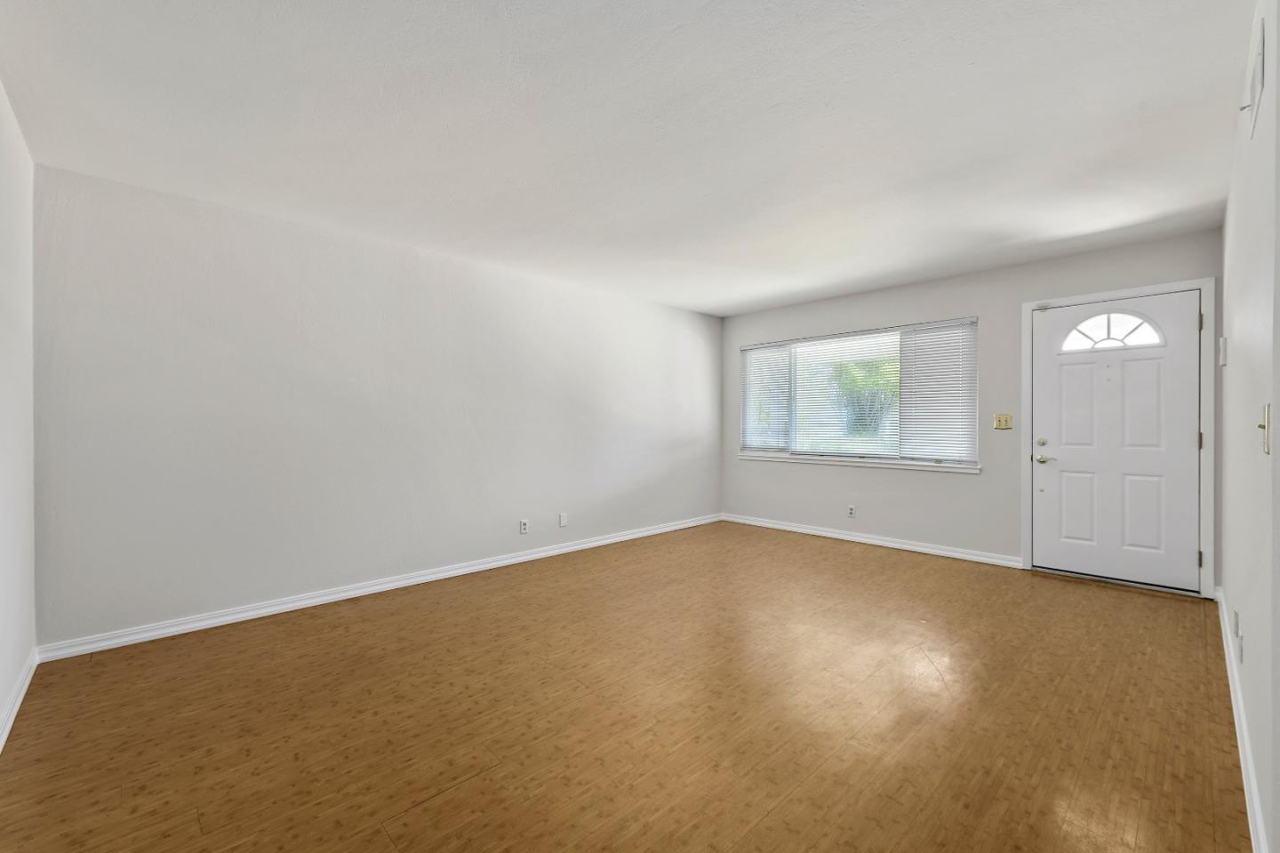 Detail Gallery Image 4 of 27 For 1323 Wylie Way, San Jose,  CA 95130 - 4 Beds | 2 Baths