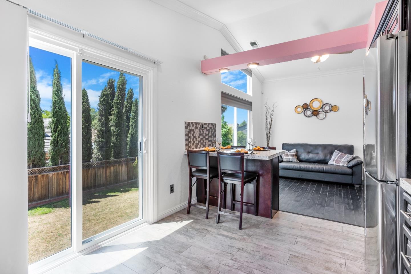 Detail Gallery Image 10 of 42 For 9251 Mockingbird Ln, Gilroy,  CA 95020 - 4 Beds | 2/1 Baths