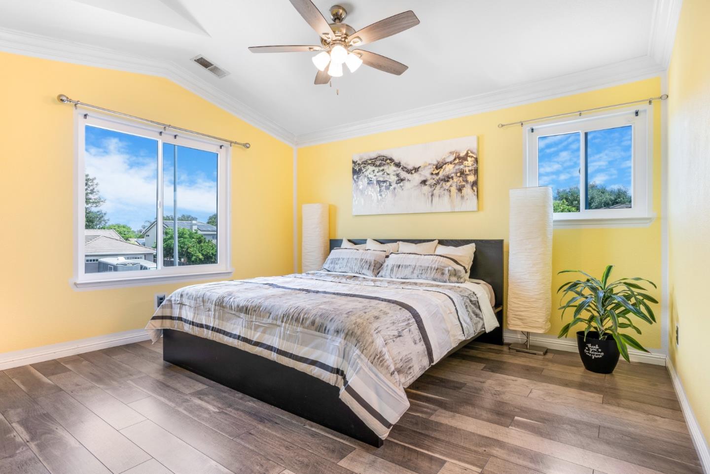 Detail Gallery Image 11 of 42 For 9251 Mockingbird Ln, Gilroy,  CA 95020 - 4 Beds | 2/1 Baths