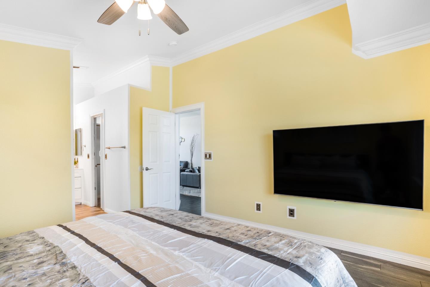 Detail Gallery Image 13 of 42 For 9251 Mockingbird Ln, Gilroy,  CA 95020 - 4 Beds | 2/1 Baths